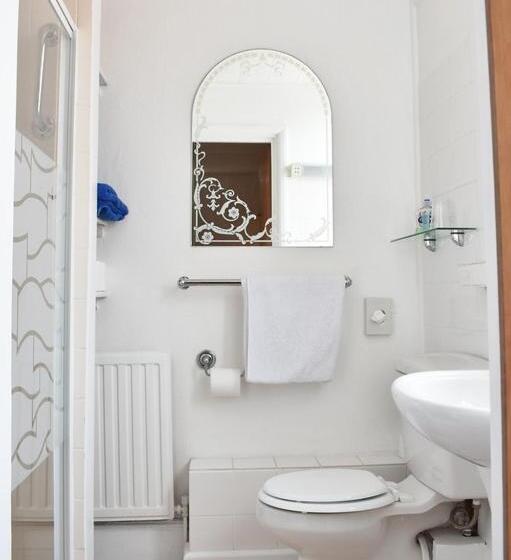 Deluxe Suite King Bed, Bayside