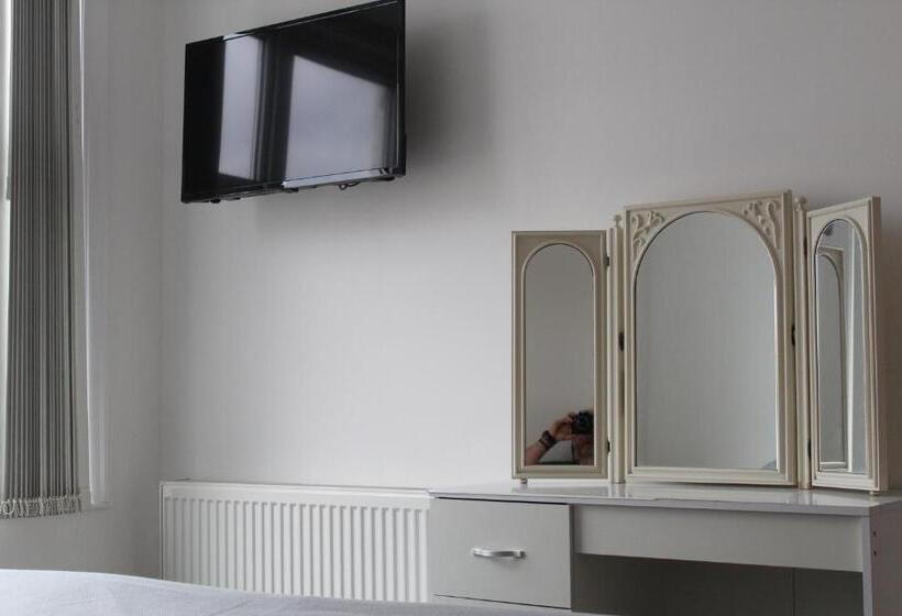 Deluxe Suite King Bed, Bayside