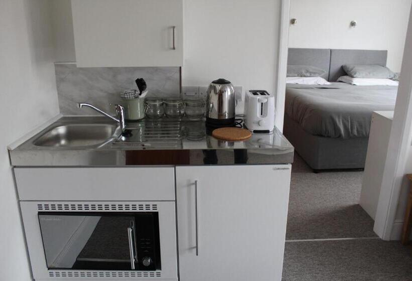 Deluxe Suite King Bed, Bayside