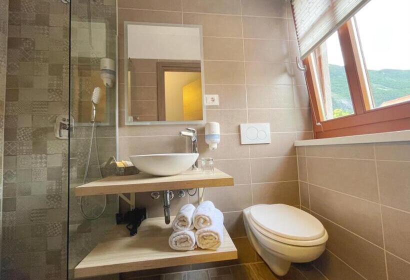 اتاق استاندارد, Gostisce Sovdat