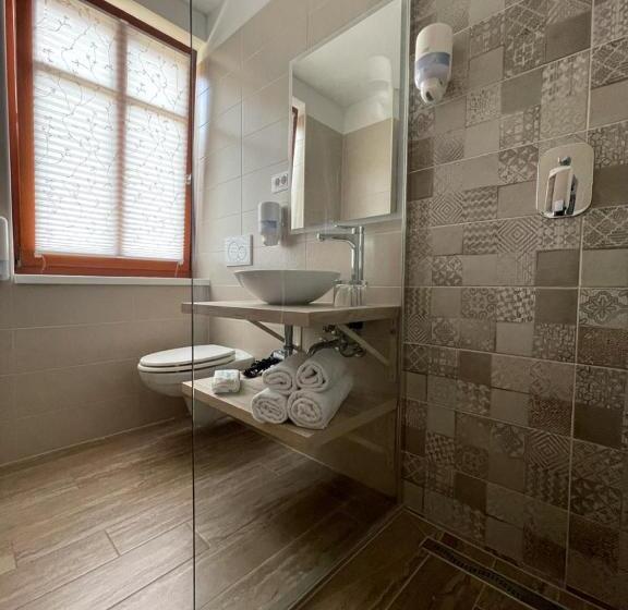 اتاق استاندارد با تخت بزرگ, Gostisce Sovdat