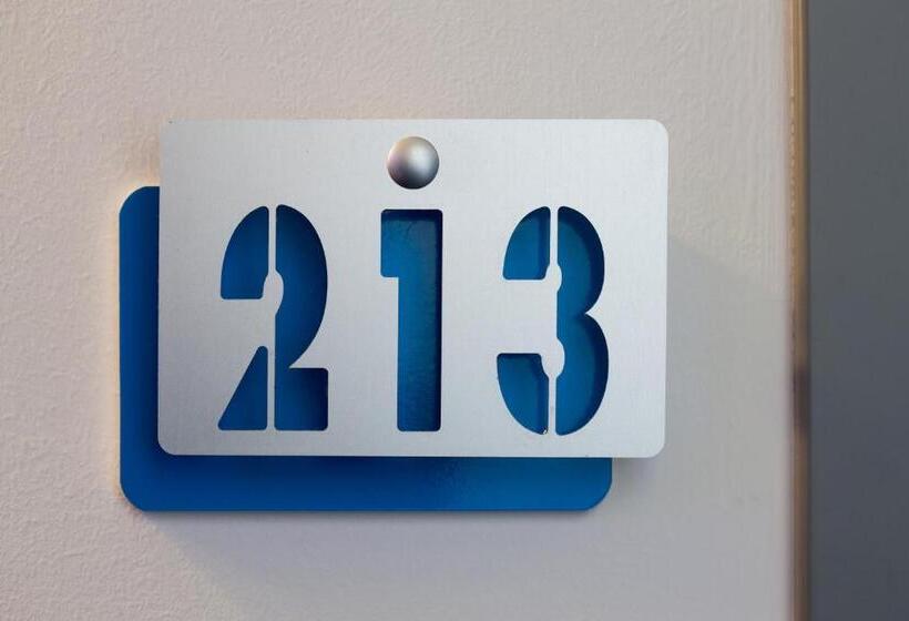 חדר לארבעה סטנדרטי עם מרפסת, Liliana