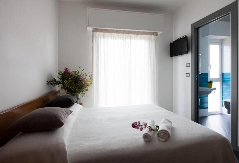 חדר לארבעה סטנדרטי עם מרפסת, Liliana