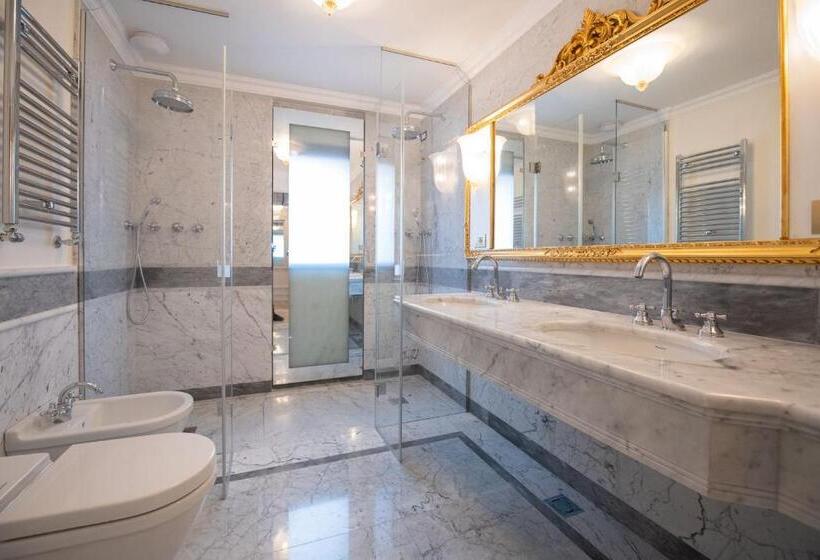 اتاق سوپریور با تخت بزرگ, Ca  Bonfadini Historic Experience