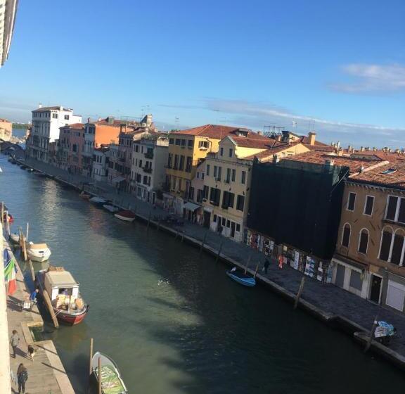 اتاق سوپریور با تخت بزرگ, Ca  Bonfadini Historic Experience