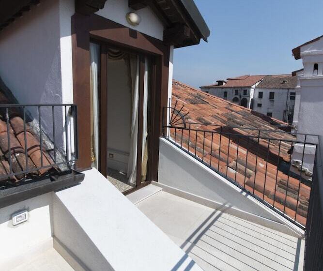 سوئیت جونیور با تراس, Ca  Bonfadini Historic Experience