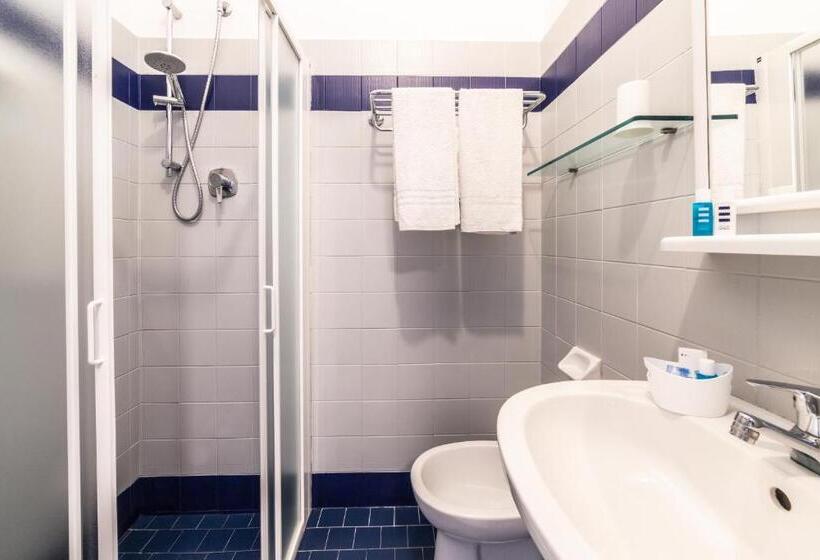 חדר סטנדרט עם מרפסת, Tivoli