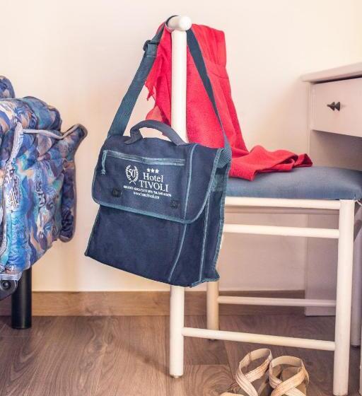 חדר סטנדרט לשלושה עם מרפסת, Tivoli