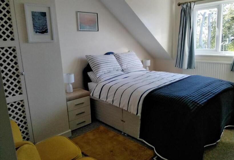 Standardrum, Summat Else B & B