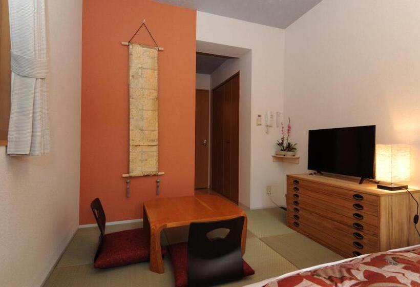 Standart Oda, Viale Jurakumawari