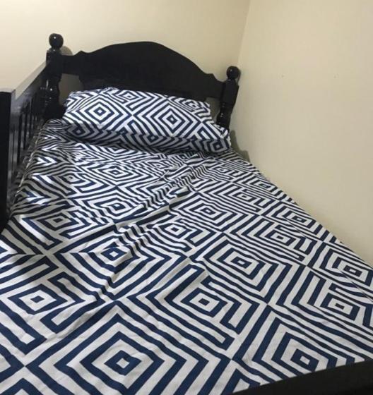 اتاق لوکس خانوادگی, Rv3 Transient House