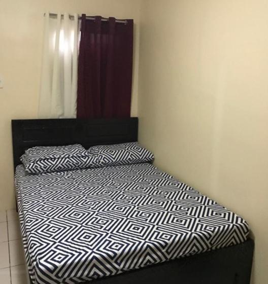 اتاق لوکس خانوادگی, Rv3 Transient House