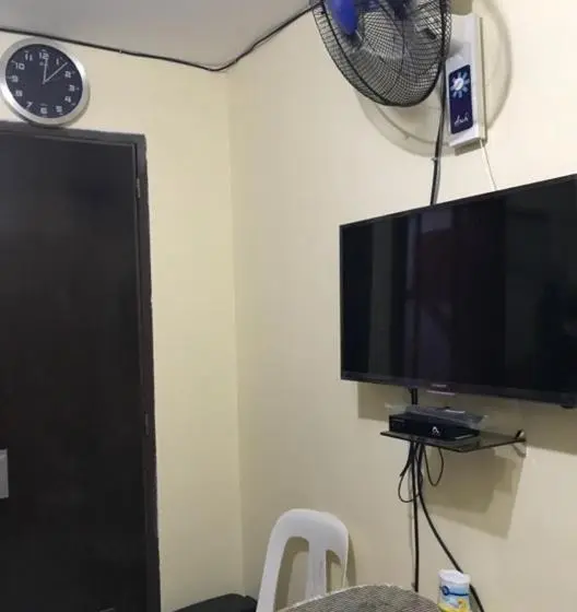 اتاق لوکس خانوادگی, Rv3 Transient House