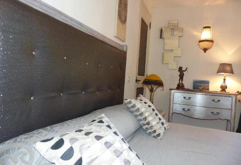 غرفة قياسية مطلّة علي حمام السباحة, Mas De Longuefeuille