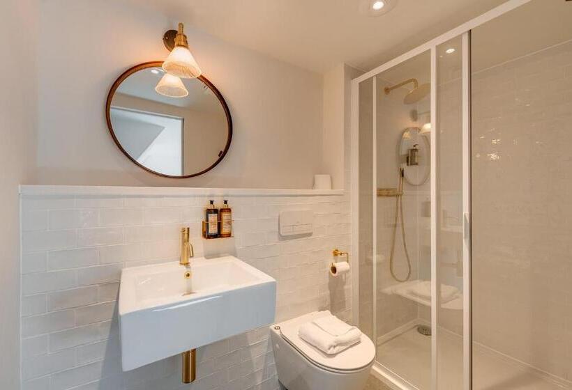 اتاق استاندارد با تخت بزرگ, Rooms By Bistrot Pierre