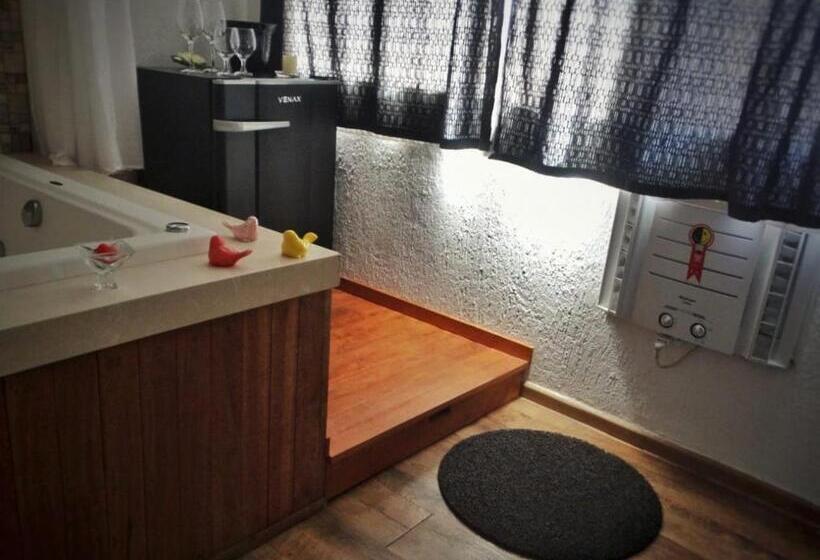 سوئیت با وان آب گرم, Arraialferias Suites