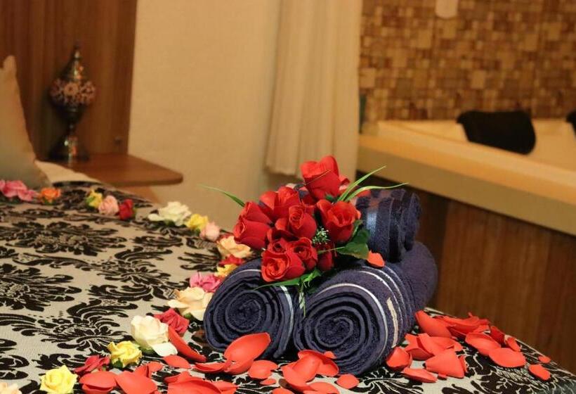 سوئیت با وان آب گرم, Arraialferias Suites