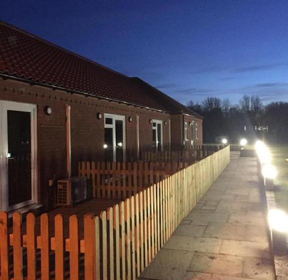 חדר משפחתי נוף לגינה, Grange Farm Park