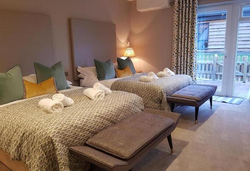 Quarto Estandar 2 Camas Casal, Grange Farm Park