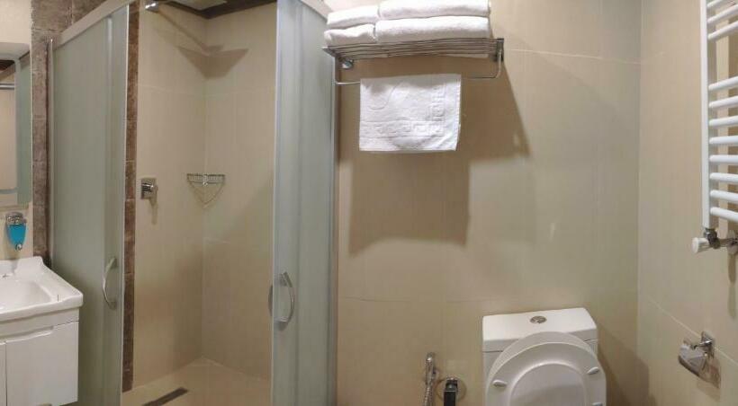 اتاق لوکس سه تخته, Maajid Boutique