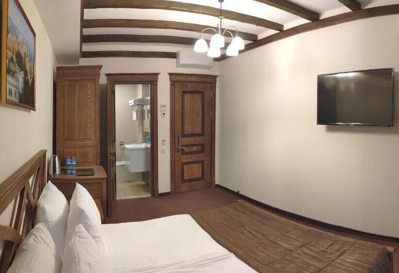 اتاق لوکس, Maajid Boutique