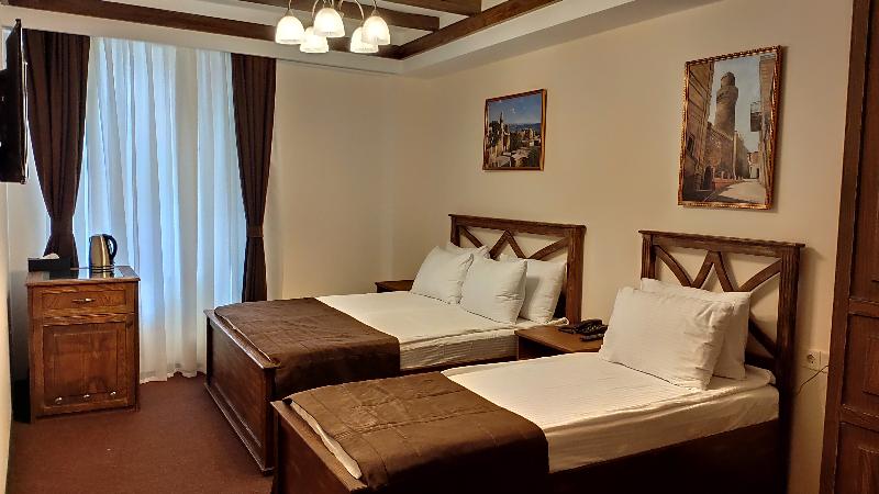 اتاق لوکس سه تخته, Maajid Boutique