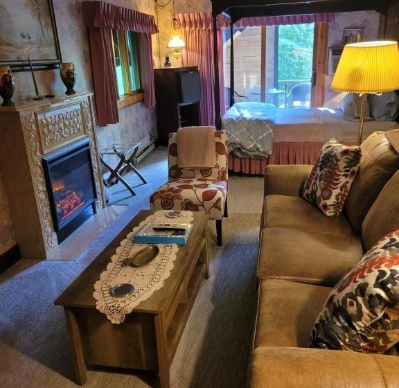 スイート, Whisperin' Pines Chalet