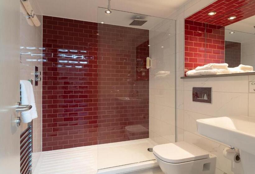 Номер Стандарт, Thomas Ingoldsby Wetherspoon