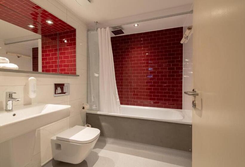 Семейный Номер, Thomas Ingoldsby Wetherspoon