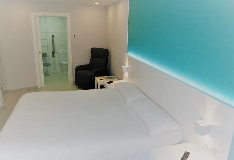 Standard Kolmen Hengen Huone, Four Rooms