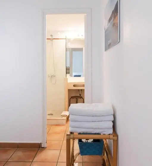 اتاق استاندارد چهار تخته, Hostal El Ranxo
