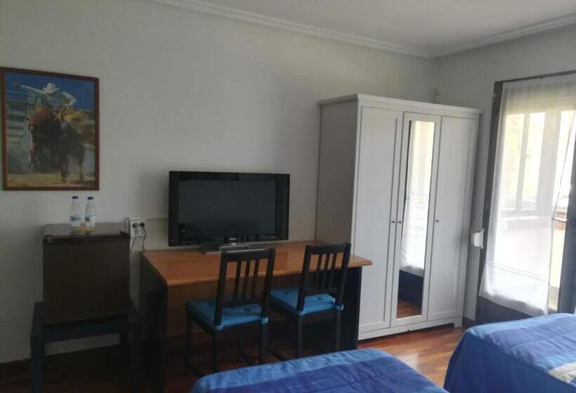 اتاق استاندارد چهار تخته, Pension Toñi