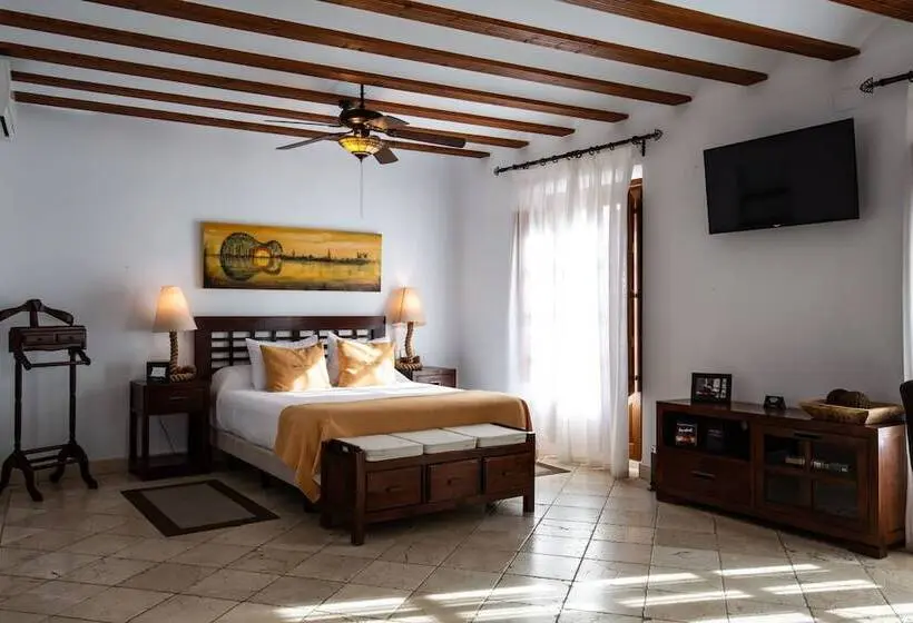 سوییت جونیور با بالکن, Entre Dos Aguas Hotel Boutique