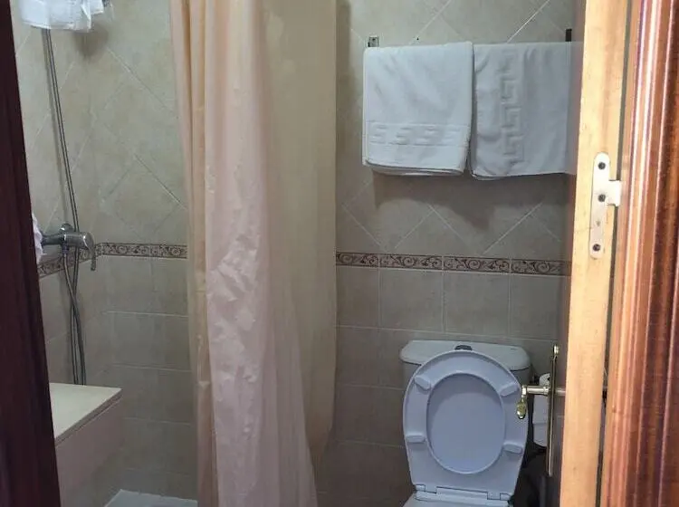 Standard Triple Room with Terrace, Hostal Jadraza