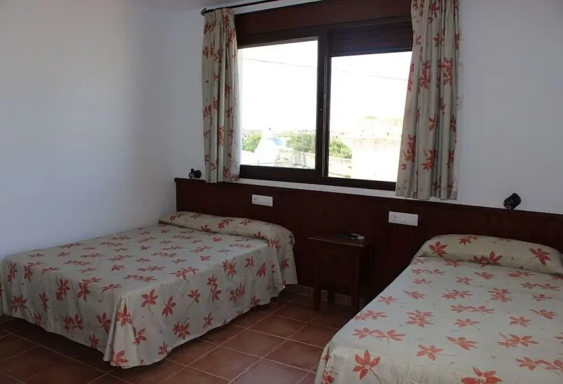 Standard Triple Room with Terrace, Hostal Jadraza