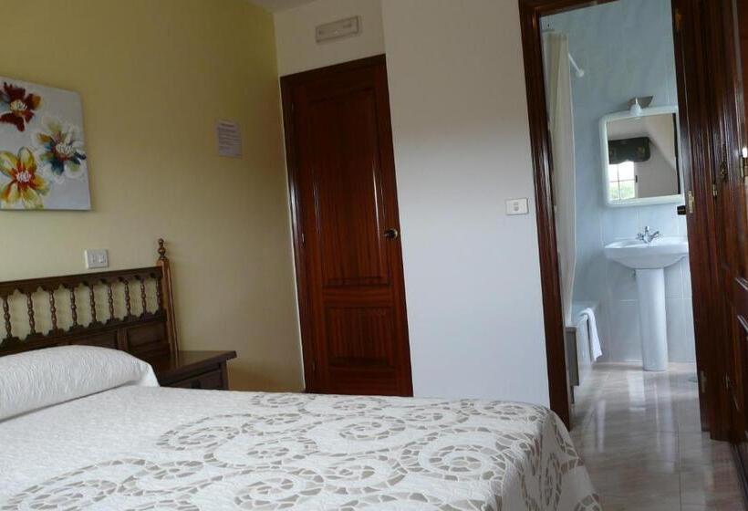 Номер Стандарт, Pension Casa Carmela