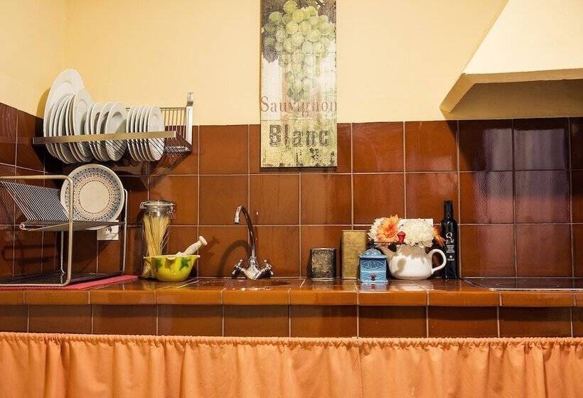 דירת שני חדרים, Lo Raconet De La Plaça