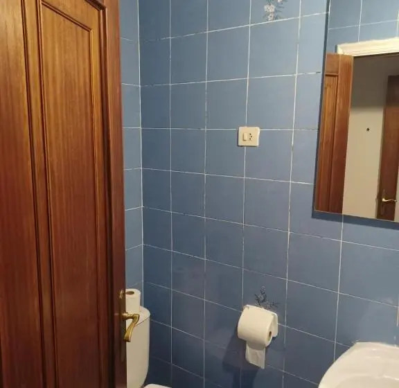 اتاق اکونومی, Hostal Forest