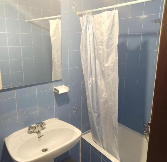 اتاق اکونومی, Hostal Forest