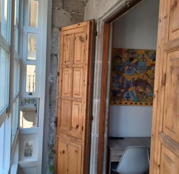 اتاق اکونومی, Hostal Forest