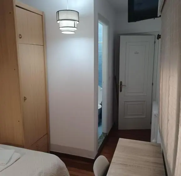 اتاق استاندارد یک نفره, Hostal Forest