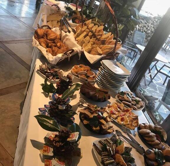 Номер Стандарт, Hostal La Guineu