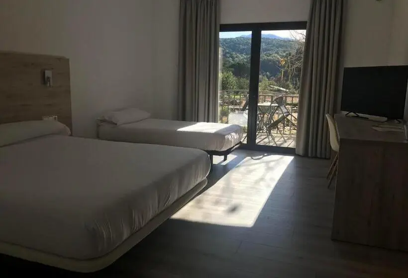 Standard Kolmen Hengen Huone, Hostal La Guineu
