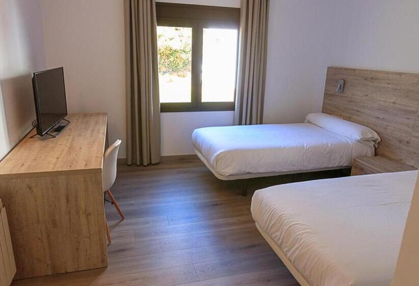 Номер Стандарт, Hostal La Guineu