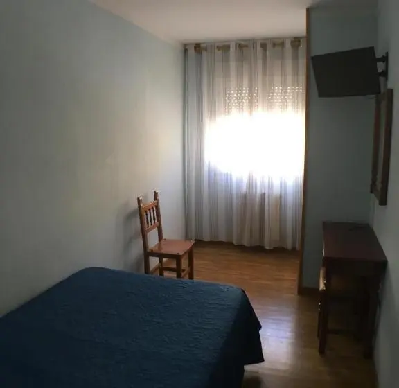 اتاق استاندارد یک نفره, Hostal Ec Leon