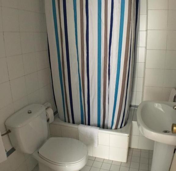 اتاق استاندارد یک نفره, Hostal Ec Leon