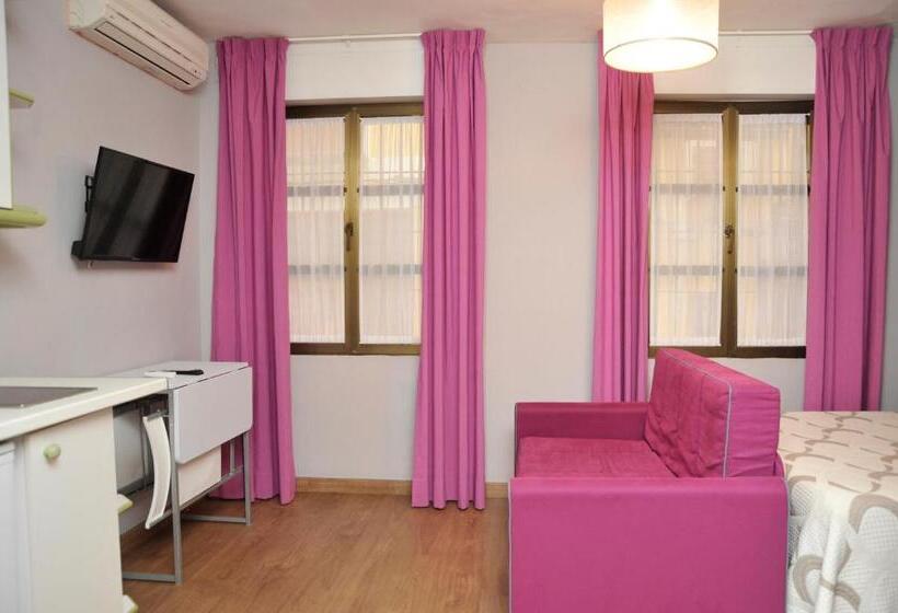 חדר סטודיו סטנדרד, Home Granada Trinidad