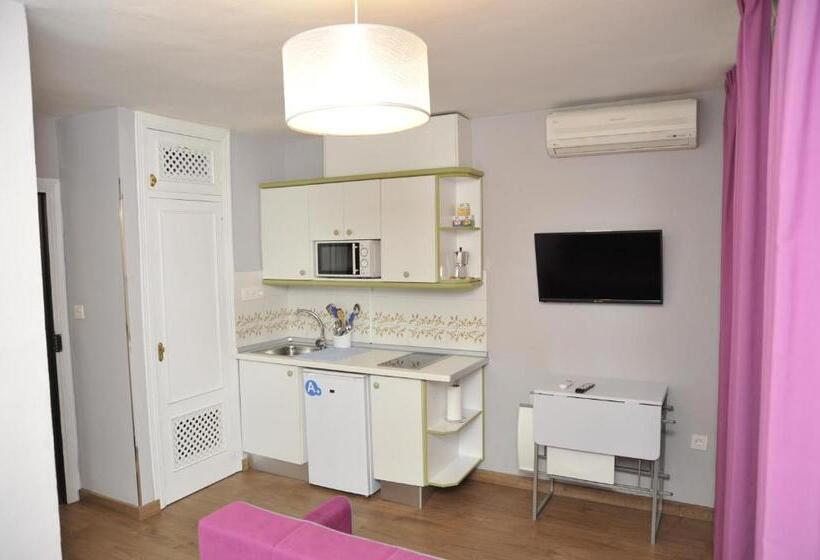 استودیوی استاندارد, Home Granada Trinidad