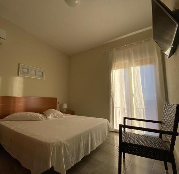 스탠다드 룸, Hostal Restaurant Casa Comaulis