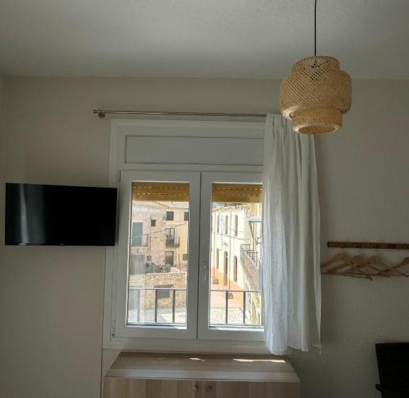 Номер Стандарт, Hostal Restaurant Casa Comaulis